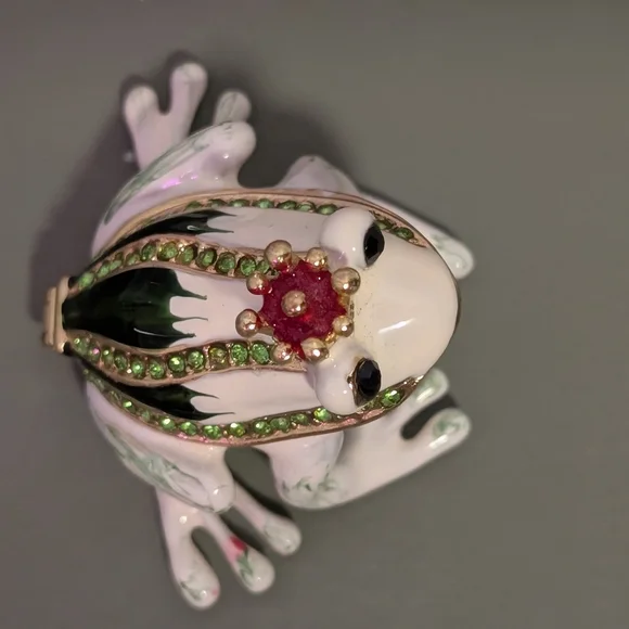 Decorative Frog Figurine with Crown - Picture 2 of 3